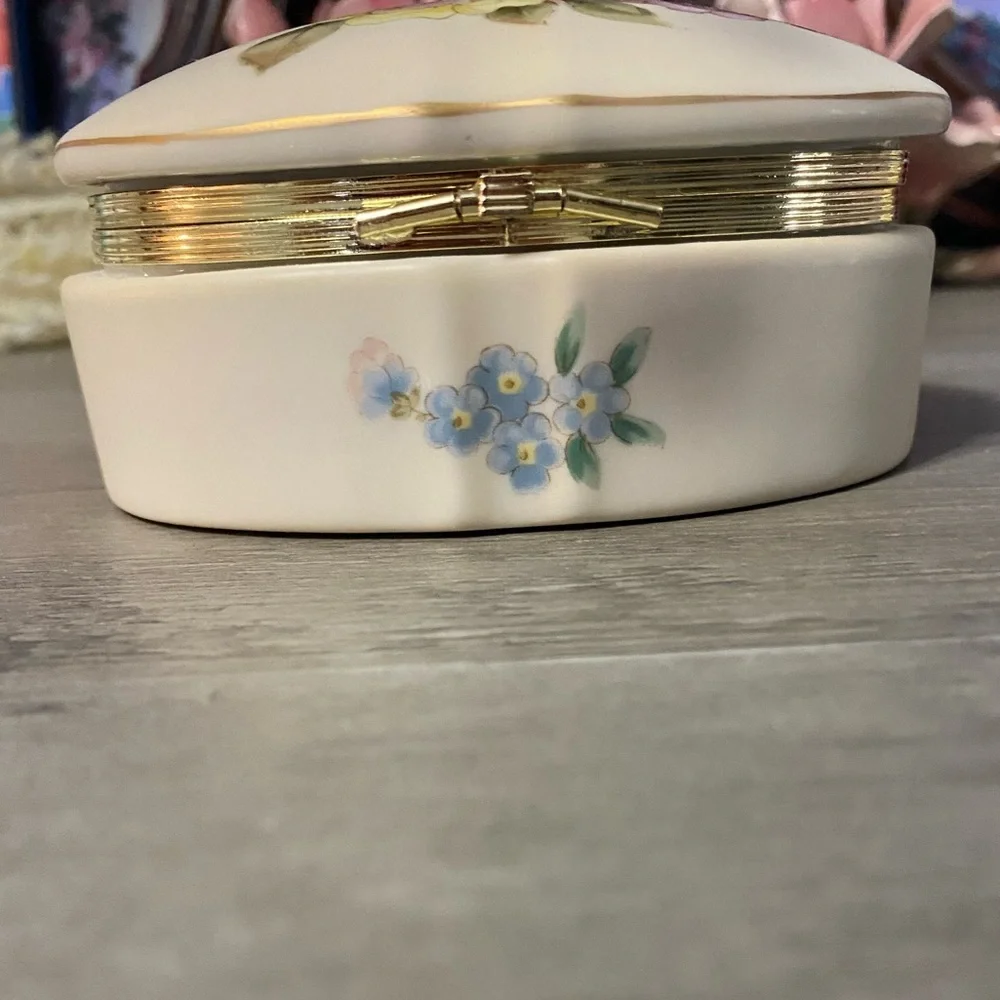 Vintage Victorian Garden, Victorian Rose porcelain trinket box